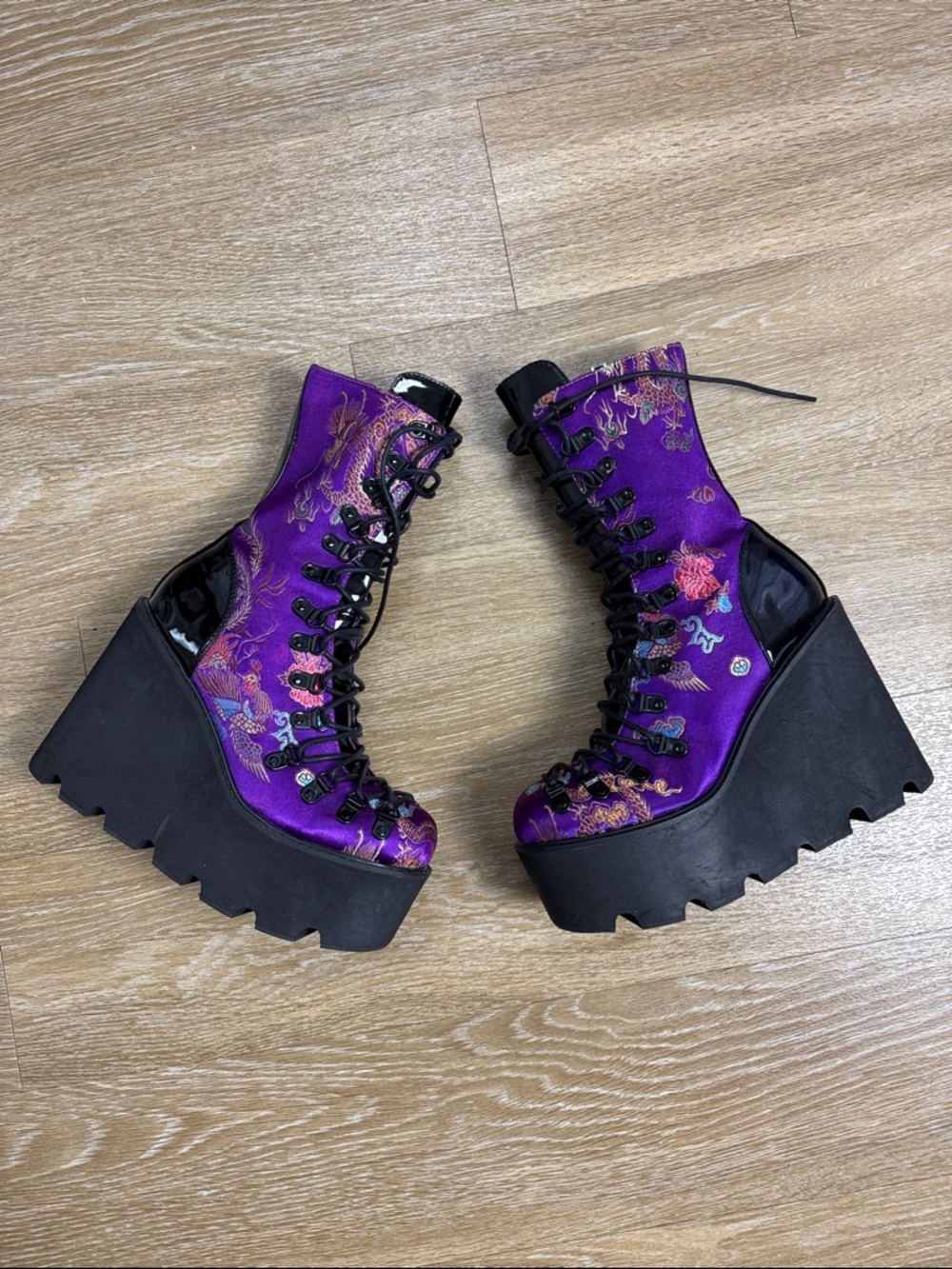 Dolls Kill Current Mood Purple Black Satin Platform Dragon Boots size 8 - Picture 5 of 15